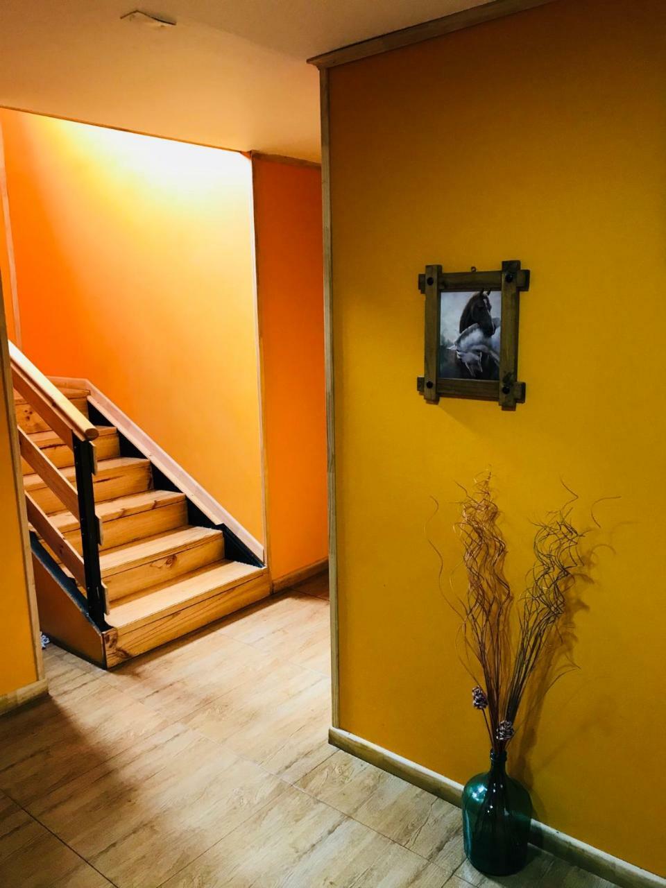 Hostal Andes Patagonicos Пуэрто-Наталес Экстерьер фото